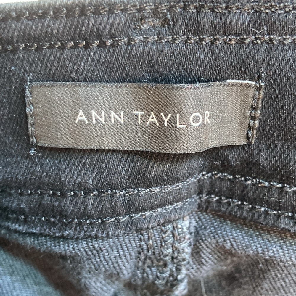 Ann Taylor Wide Crop Black Jeans. Size 12 - Picture 13 of 15